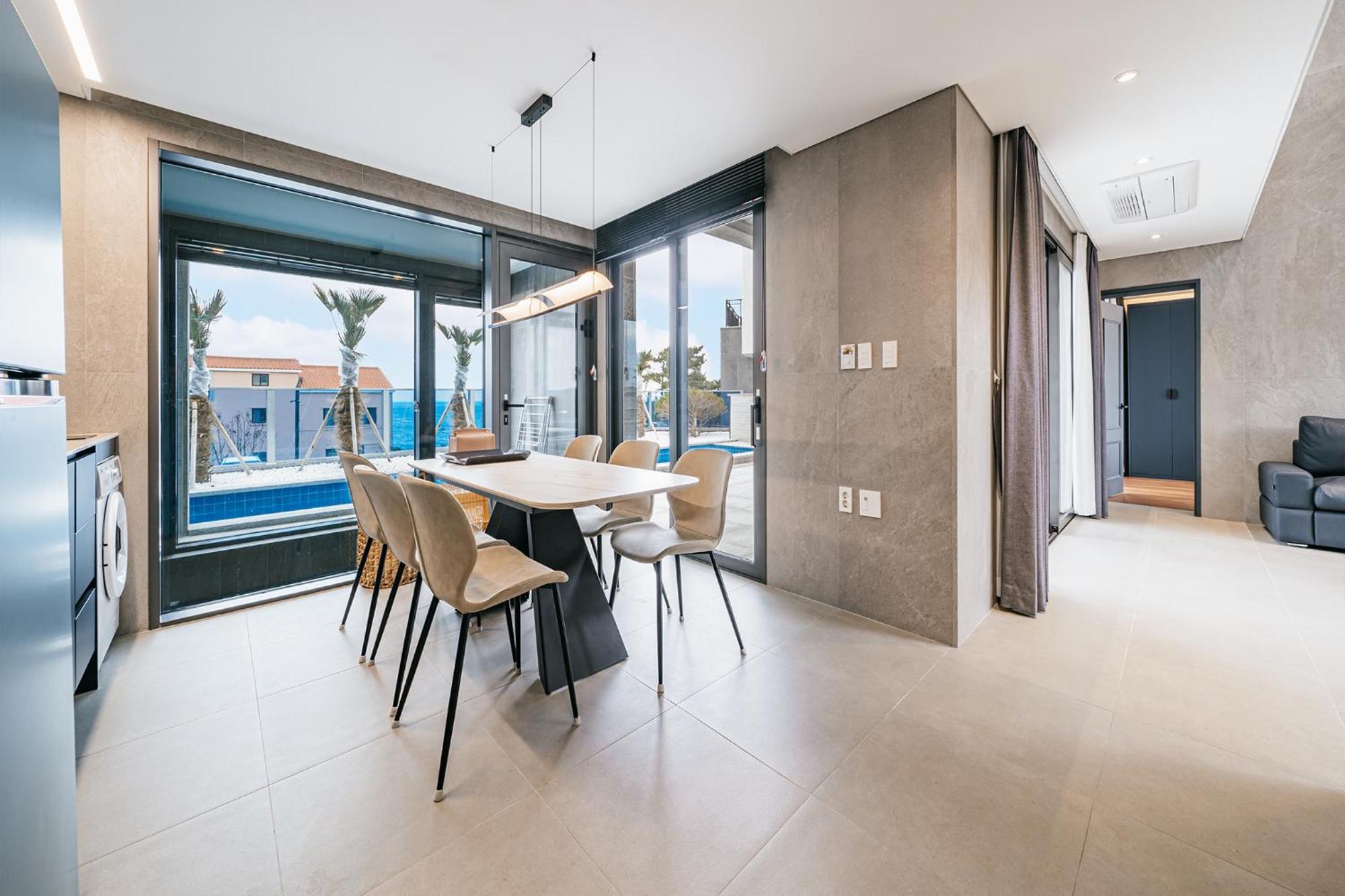 Ddosi Aewol Pool Villa Чеджу Екстериор снимка