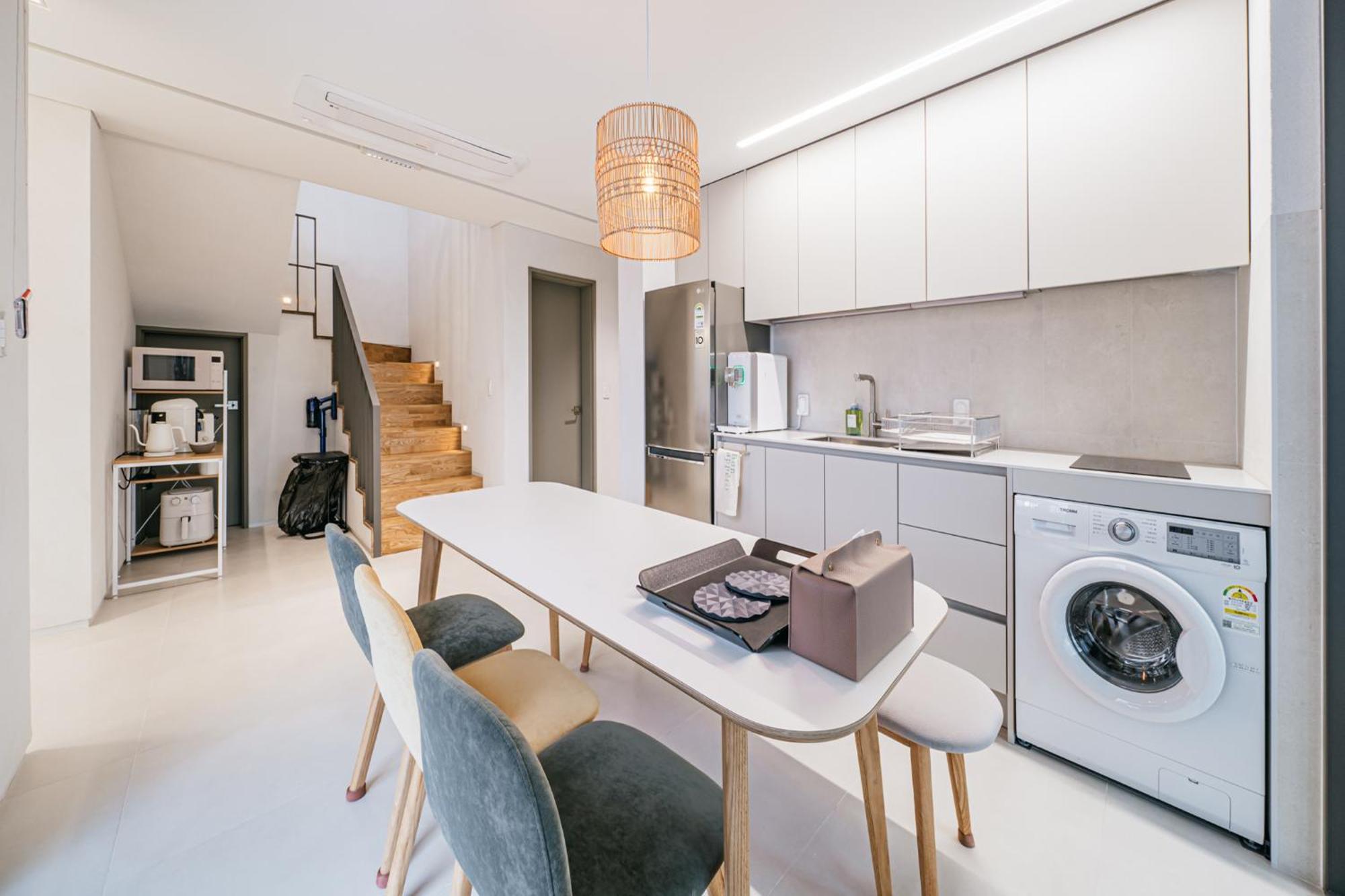 Ddosi Aewol Pool Villa Чеджу Екстериор снимка